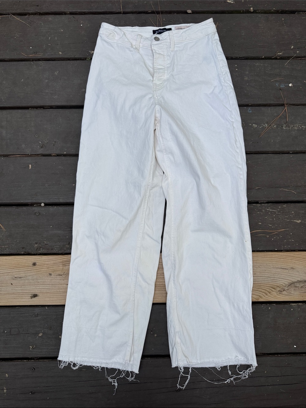 BCBGeneration Juniors White Wide-Leg Frayed-Hem Jeans size 5/27